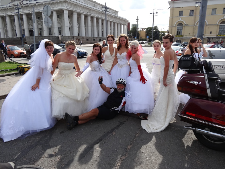Папа и
невесты